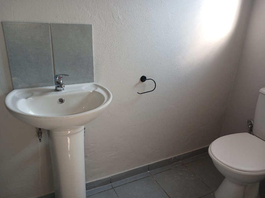 To Let 1 Bedroom Property for Rent in La Hoff North West